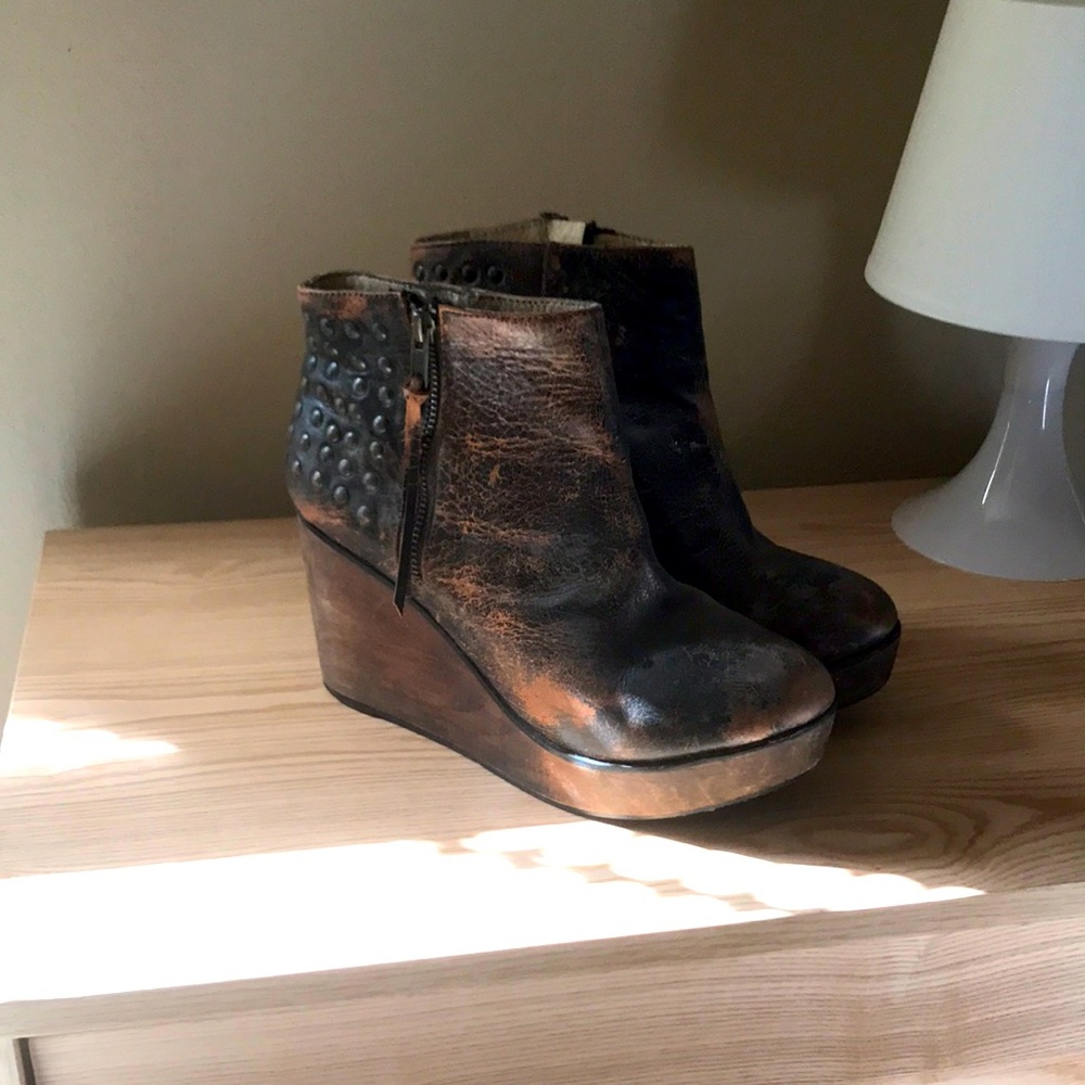 Bed Stu half boot. Too big. Very nice.